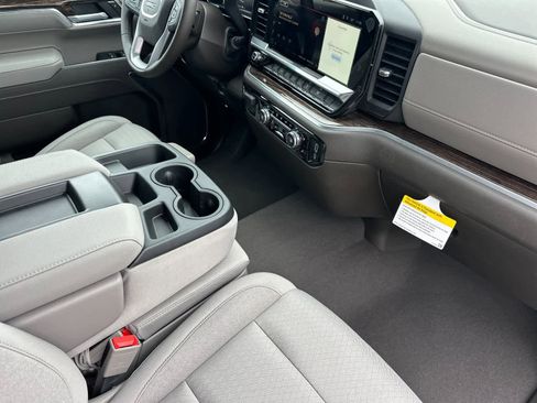 New 2026 GMC Sierra 1500 SLE w/ LPO, Black Badging Package image 14