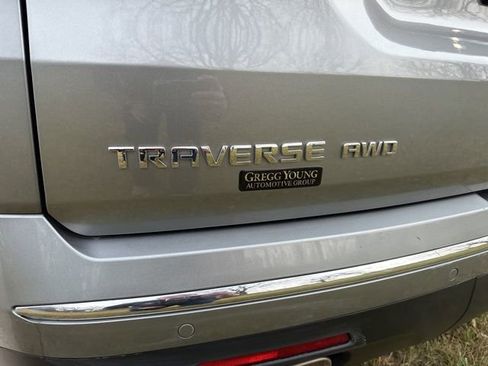Used 2023 Chevrolet Traverse Premier image 12