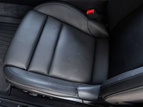 Certified 2021 Porsche 911 Carrera RWD image 25