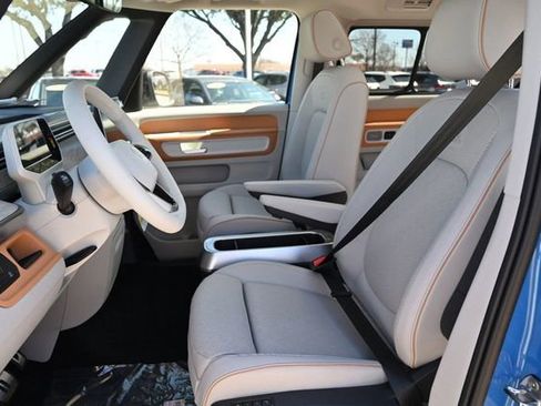 New 2025 Volkswagen ID. Buzz 1st Edition image 17