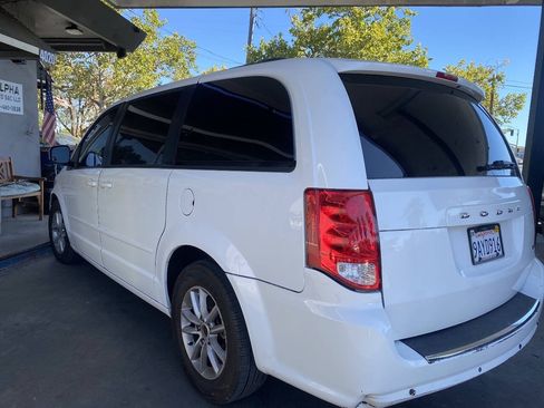 Used 2014 Dodge Grand Caravan SXT FWD image 7