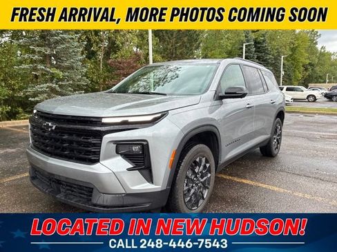 Used 2024 Chevrolet Traverse LT w/ Midnight/Sport Edition FWD image 1