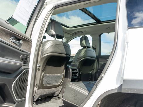 Used 2022 Jeep Grand Cherokee Limited 4xe w/ Luxury Tech Group II image 31