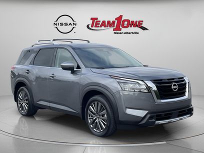 Used 2025 Nissan Pathfinder SL w/ SL Premium Package