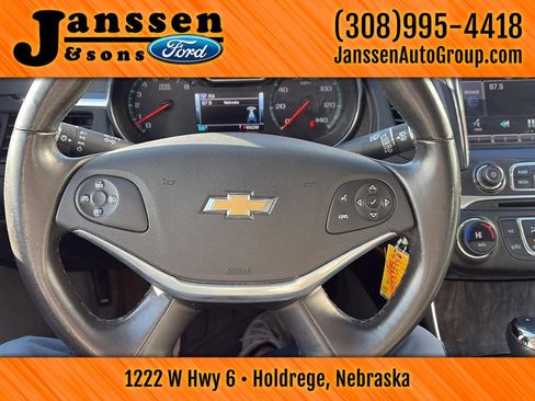 Used 2014 Chevrolet Impala LT w/ Convenience Package image 13