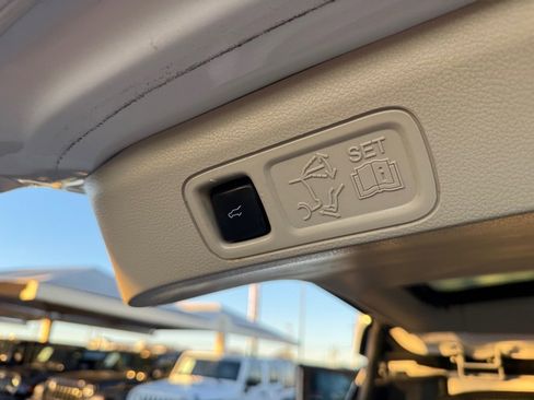 Used 2019 Lincoln Navigator Reserve image 29