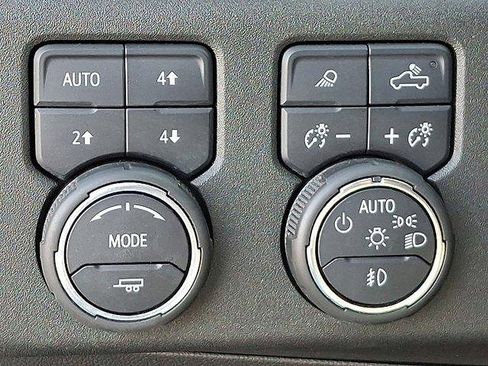 Used 2023 Chevrolet Silverado 1500 High Country w/ Technology Package image 24