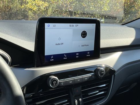 Used 2022 Ford Escape SE w/ SE Sport Appearance Package image 3