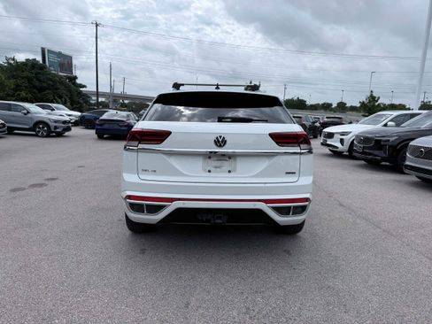 Used 2022 Volkswagen Atlas Cross Sport SEL R-Line AWD/4WD image 5