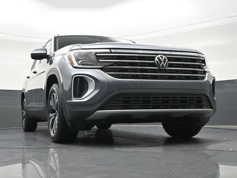 Used 2024 Volkswagen Atlas SE FWD image 32