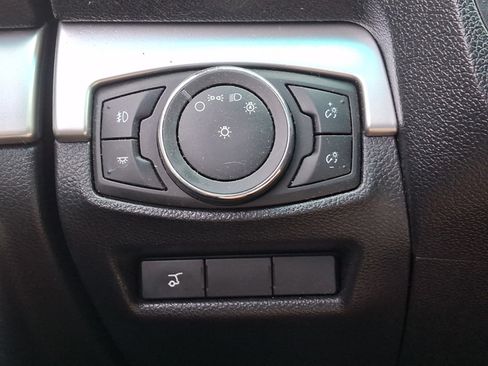 Used 2016 Ford Explorer XLT w/ Equipment Group 202A AWD/4WD image 25