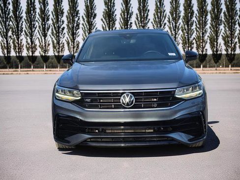 Used 2022 Volkswagen Tiguan SE R-Line FWD image 3