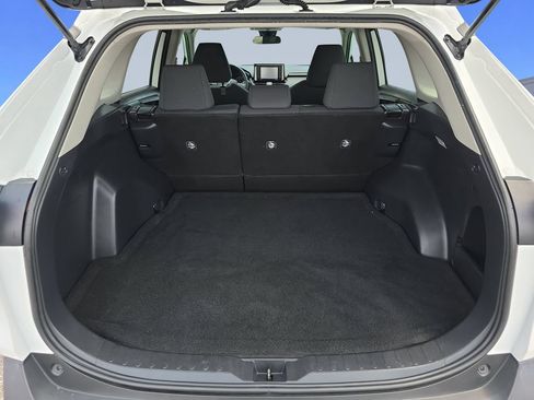 Used 2021 Toyota RAV4 LE FWD image 23