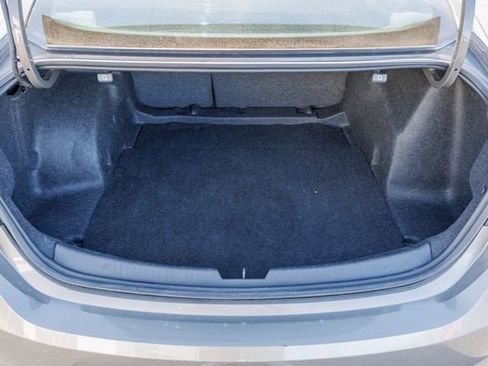 Used 2020 Chevrolet Malibu LT image 14