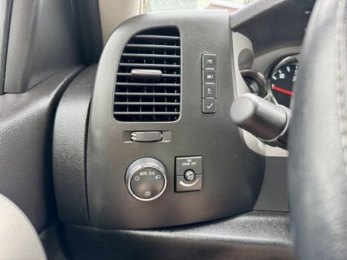 Used 2011 Chevrolet Silverado 3500 LT image 21