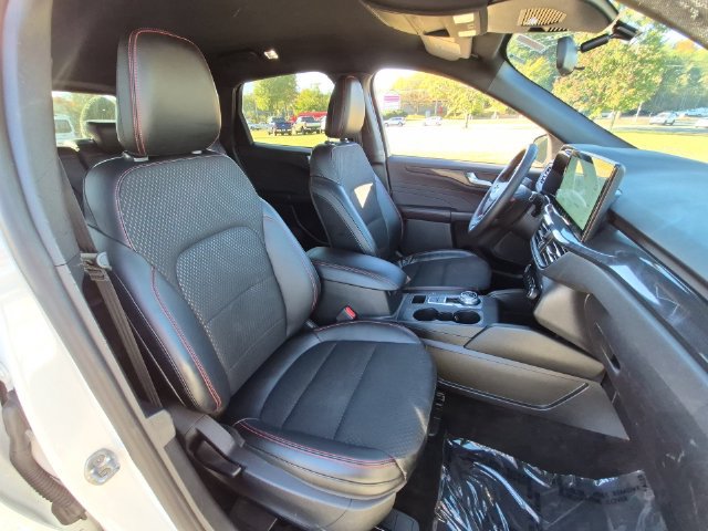 Used 2025 Ford Escape ST-Line w/ Tech Pack #1 AWD/4WD image 34