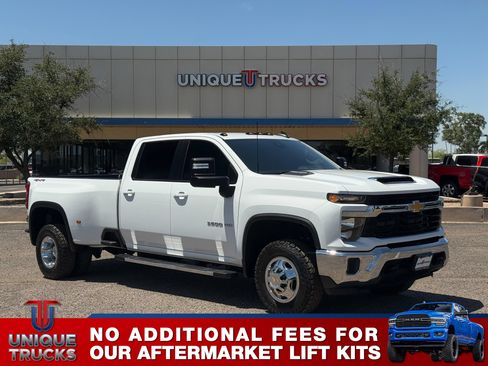 Used 2024 Chevrolet Silverado 3500 LT AWD/4WD image 3