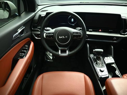 Certified 2025 Kia Sportage SX AWD/4WD image 5