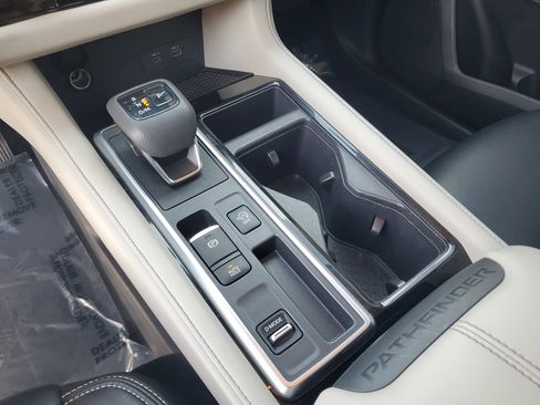 Certified 2022 Nissan Pathfinder SV FWD image 23