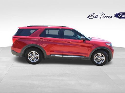 Used 2022 Ford Explorer XLT RWD image 4