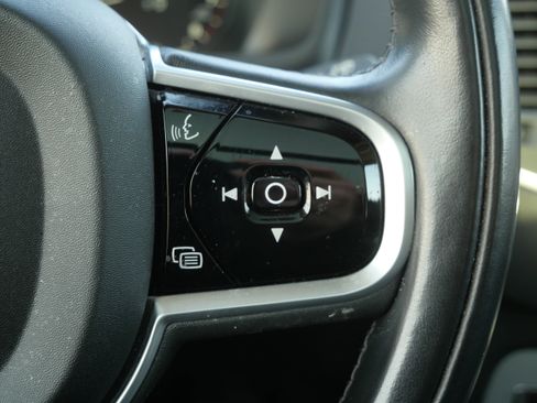 Used 2018 Volvo XC90 T5 Momentum w/ Convenience Package image 26