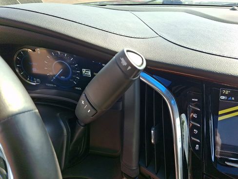 Used 2018 Cadillac Escalade Premium Luxury AWD/4WD image 17