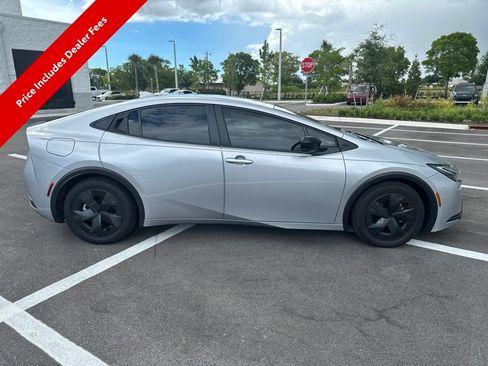 Used 2023 Toyota Prius Prime FWD image 5