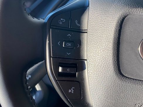 Used 2024 Toyota Prius LE image 27