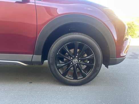 Used 2018 Toyota RAV4 Adventure image 9