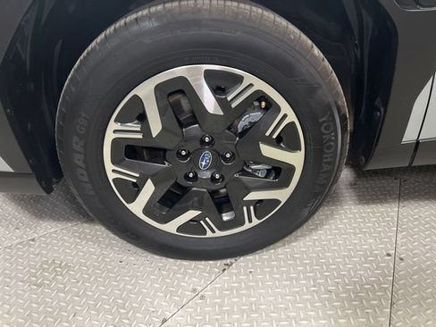 Used 2025 Subaru Forester Premium AWD/4WD image 21