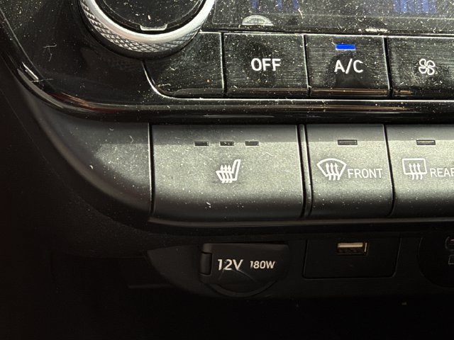Used 2025 Hyundai Elantra SEL FWD image 20