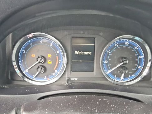 Used 2018 Toyota Corolla LE image 16