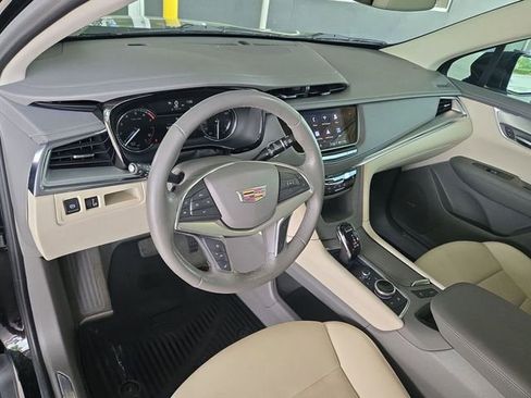 Used 2022 Cadillac XT5 Premium Luxury image 11