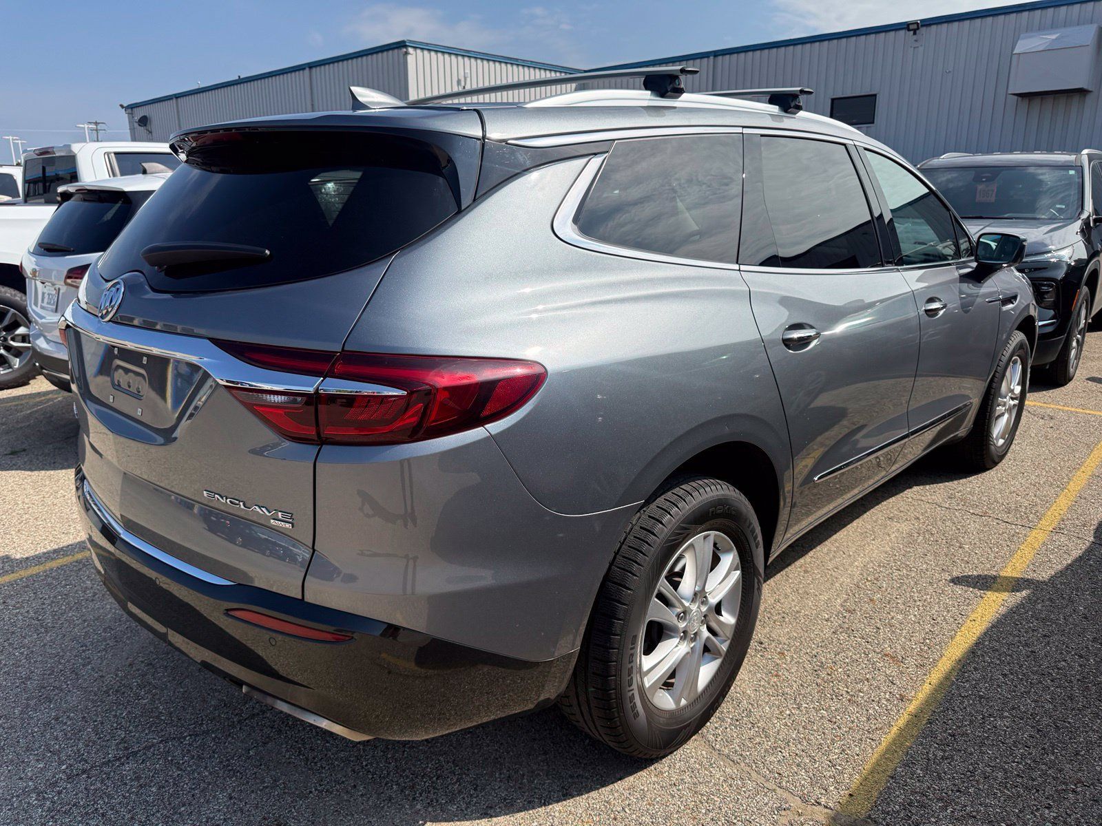 Used 2018 Buick Enclave Essence w/ Trailering Package AWD/4WD image 2