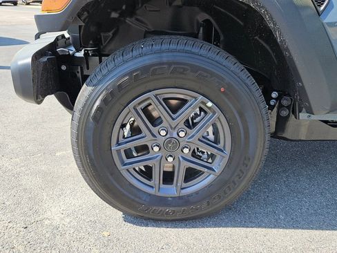 New 2026 Jeep Gladiator Sport image 9