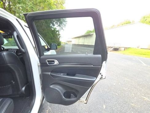 Used 2019 Jeep Grand Cherokee Limited RWD image 26