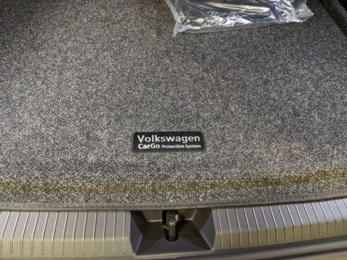 New 2026 Volkswagen Tiguan SE R-Line image 28