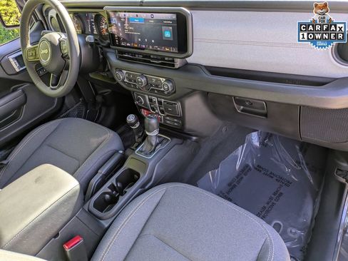 Used 2024 Jeep Gladiator Mojave AWD/4WD image 30