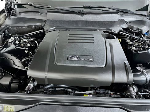 Used 2024 Land Rover Discovery Dynamic SE image 35