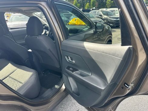 Used 2025 Nissan Kicks SV FWD image 12
