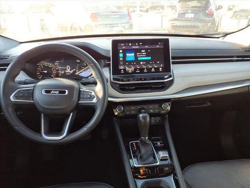 Used 2023 Jeep Compass Limited image 13