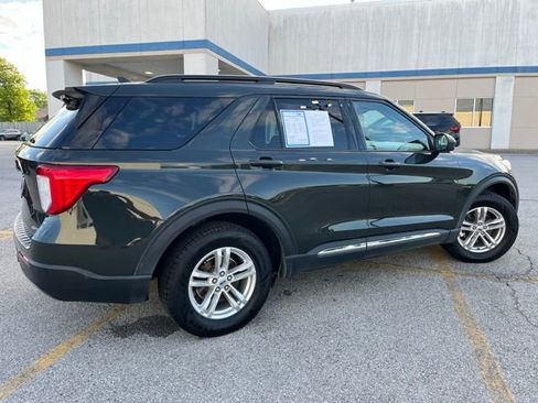Used 2022 Ford Explorer XLT w/ Equipment Group 202A AWD/4WD image 6