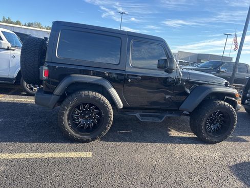 Used 2021 Jeep Wrangler Sport image 8