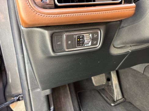 Used 2020 Lincoln Aviator Reserve image 14