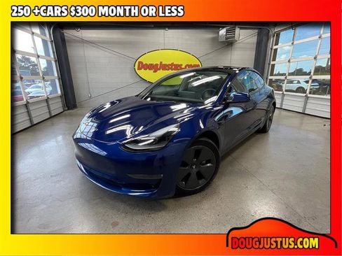 Used 2023 Tesla Model 3 Standard Range RWD image 1