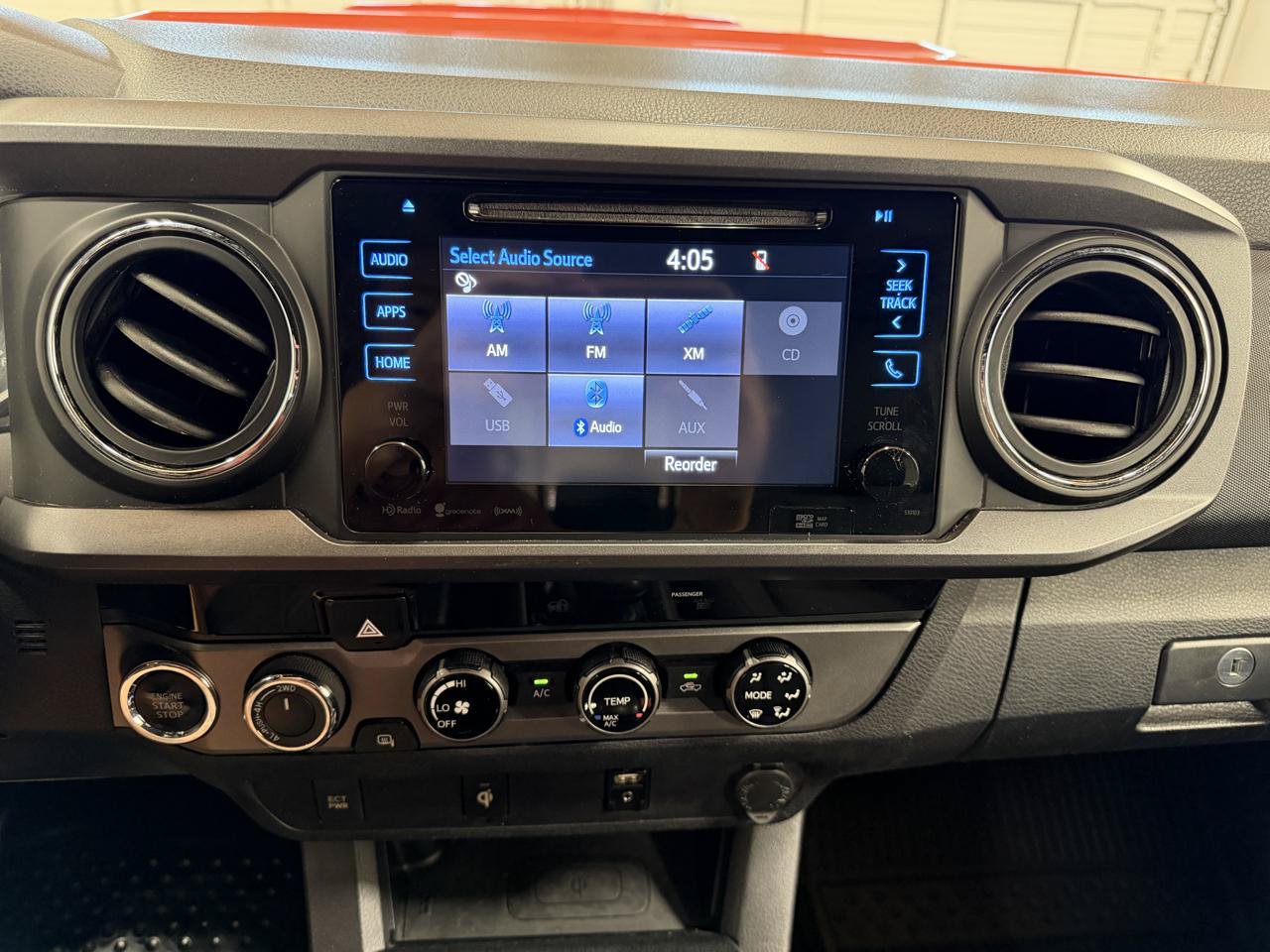 Used 2017 Toyota Tacoma TRD Sport w/ Tow Package (A/T) AWD/4WD image 17