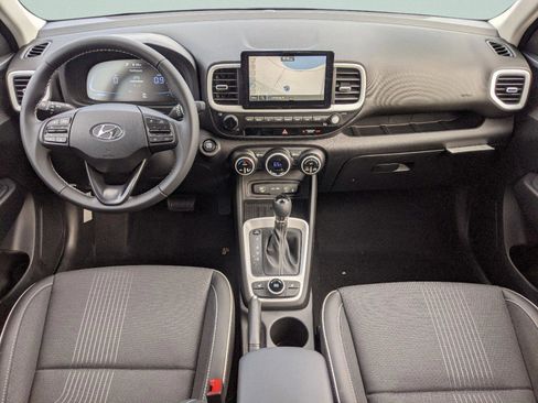New 2025 Hyundai Venue Limited image 14