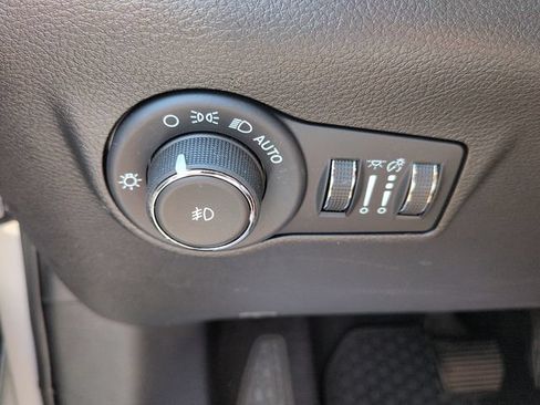 Used 2025 Jeep Compass Trailhawk AWD/4WD image 14