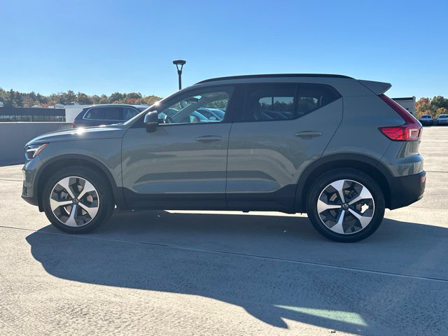 Certified 2025 Volvo XC40 B5 Plus w/ Protection Package Premier AWD/4WD image 5