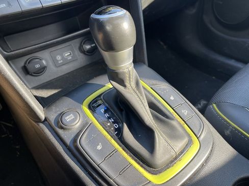 Used 2019 Hyundai Kona Limited image 12